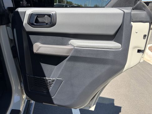 Used 2022 Ford Bronco Everglades image 31