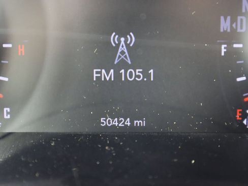 Used 2019 Dodge Challenger SXT image 28