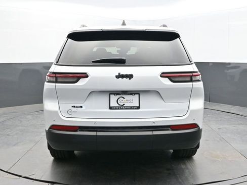 Used 2023 Jeep Grand Cherokee L Laredo image 5