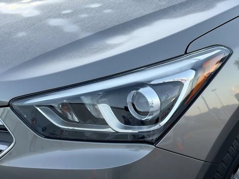 Used 2018 Hyundai Santa Fe Sport w/ 2.4L Tech Package 04 FWD image 9