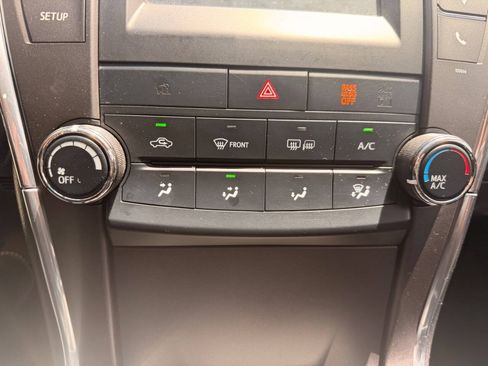 Used 2017 Toyota Camry SE FWD image 28
