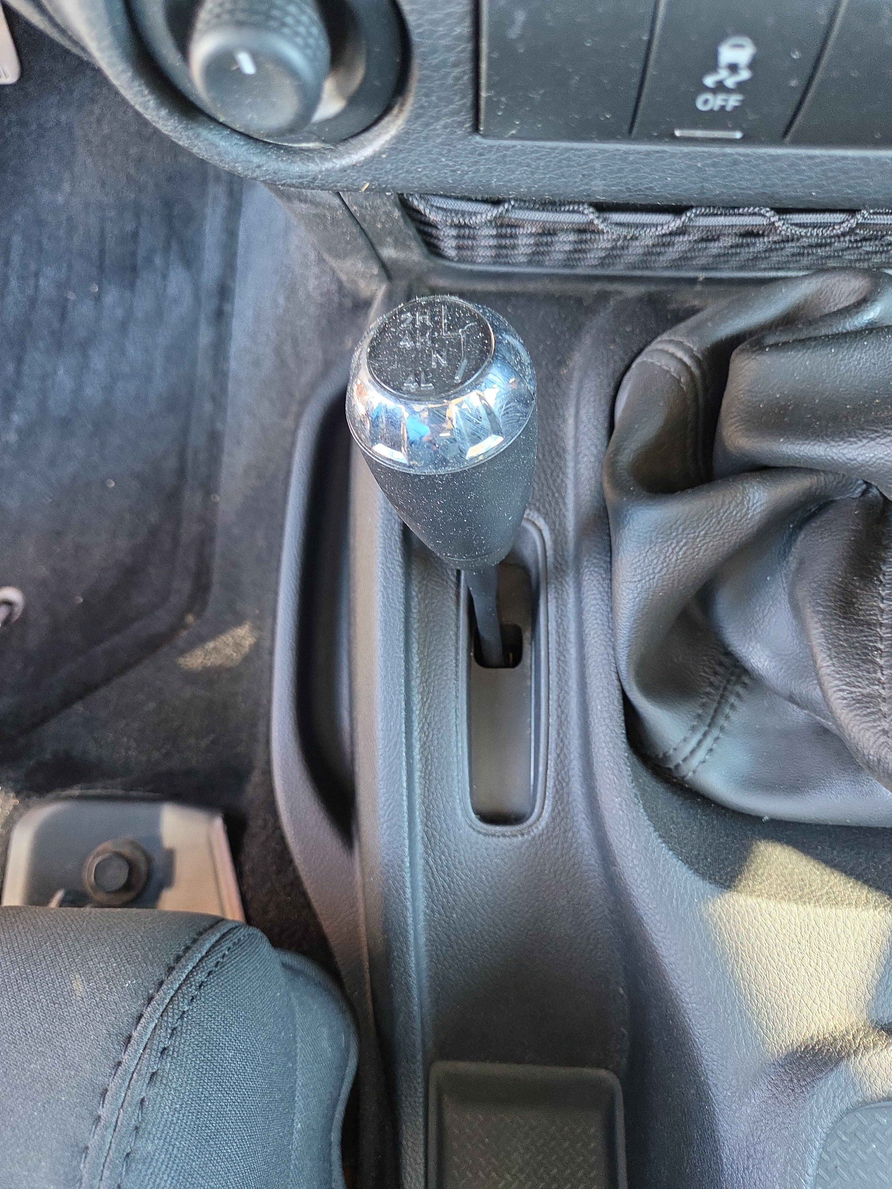Used 2012 Jeep Wrangler Unlimited Sport AWD/4WD image 8