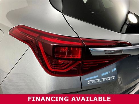 Used 2023 Kia Seltos S w/ Navigation Package image 24