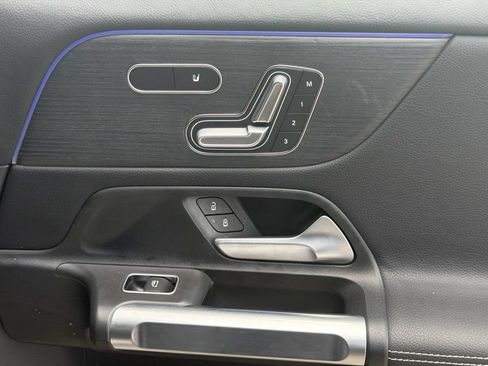 Used 2026 Mercedes-Benz GLB 250 4MATIC image 15