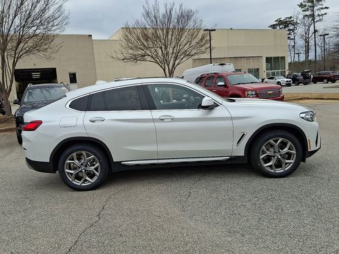 Used 2023 BMW X4 xDrive30i image 7