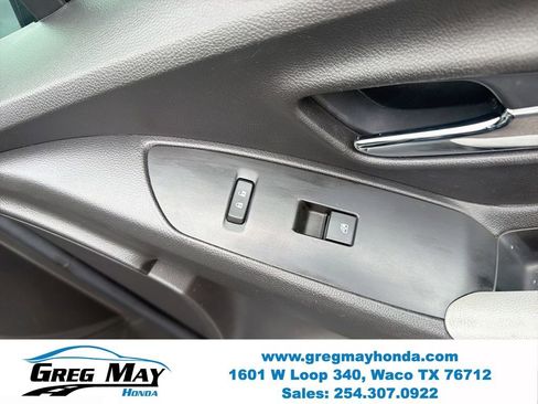 Used 2021 Chevrolet Trax LT w/ Premium Seat Package FWD image 29