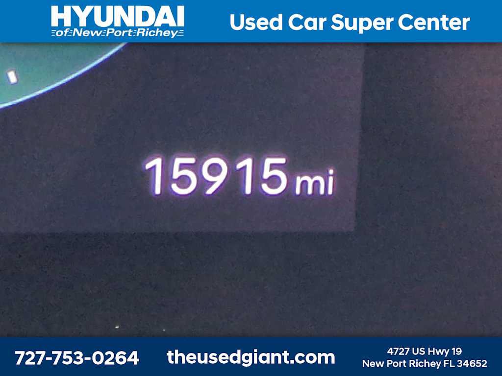 Certified 2025 Hyundai Santa Cruz Limited AWD/4WD image 32