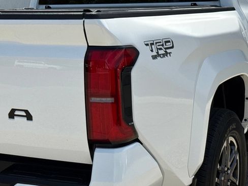 Used 2024 Toyota Tacoma TRD Sport AWD/4WD image 14