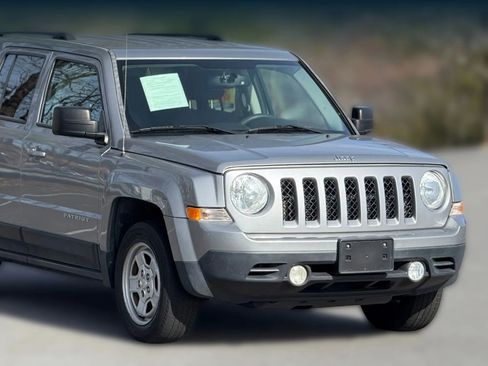 Used 2016 Jeep Patriot Sport w/ Power Value Group image 15