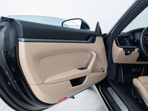 Certified 2022 Porsche 911 Carrera 4S image 12