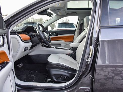 Certified 2022 Jeep Compass Limited w/ Sun and Sound Group image 14