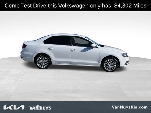 Used 2016 Volkswagen Jetta SEL image 2