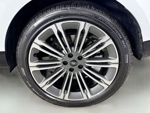 Used 2025 Land Rover Range Rover SE image 33