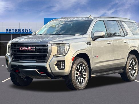 Used 2024 GMC Yukon AT4 w/ Technology Package AWD/4WD image 8