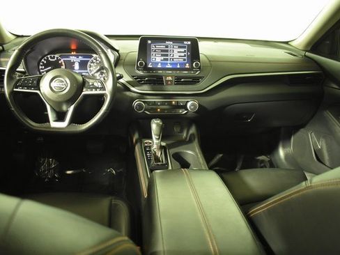 Used 2020 Nissan Altima 2.0 SR image 26