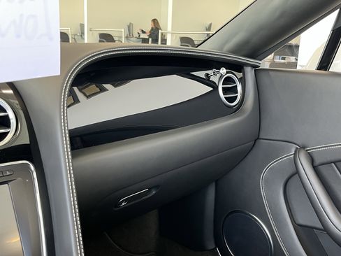 Used 2017 Bentley Continental GT image 16