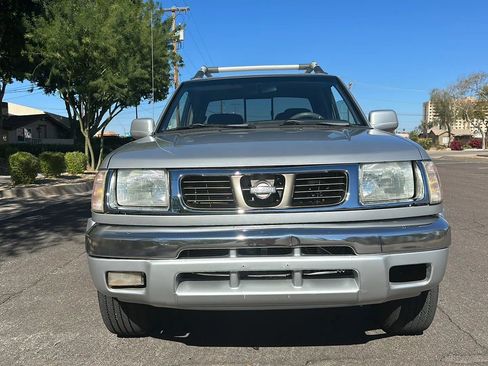 Used 2000 Nissan Frontier XE image 4