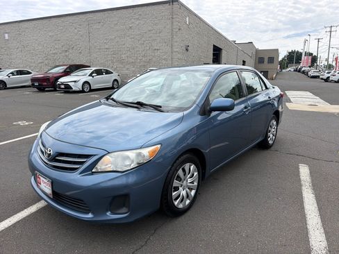 Used 2013 Toyota Corolla LE FWD image 3