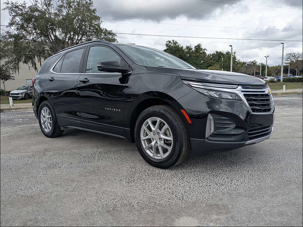 Used 2022 Chevrolet Equinox LT FWD image 2