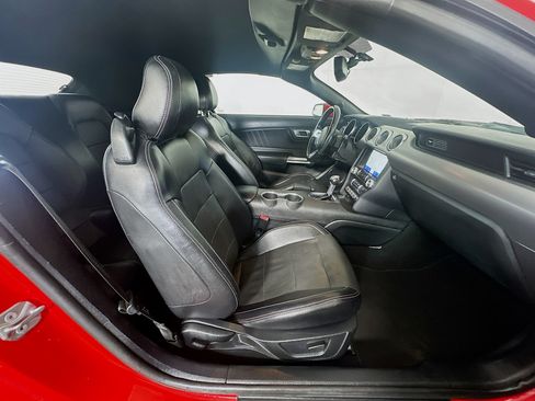 Used 2020 Ford Mustang Premium RWD image 28
