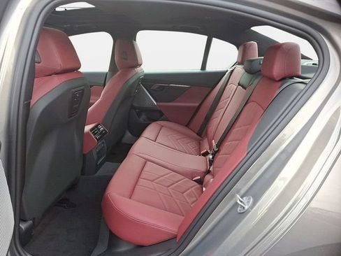 Certified 2026 BMW 530i xDrive w/ M Sport Package AWD/4WD image 7