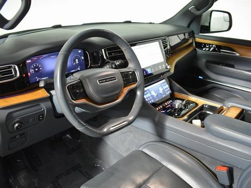 Used 2022 Jeep Grand Wagoneer Series II w/ Convenience Group III image 15