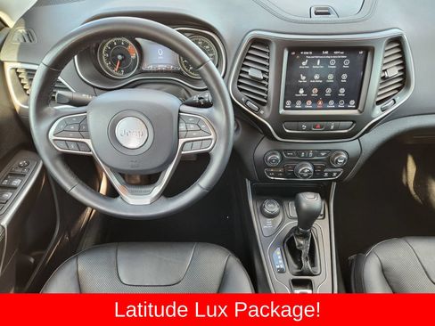 Used 2021 Jeep Cherokee Latitude Lux w/ Comfort/Convenience Group AWD/4WD image 36