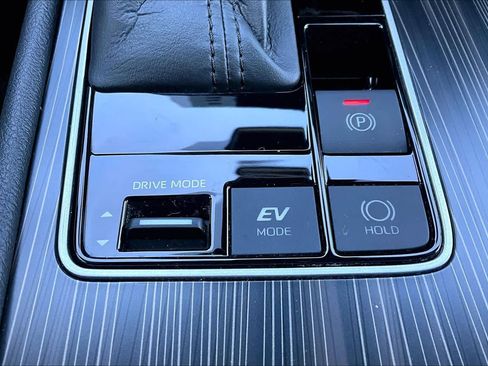 Certified 2021 Toyota Sienna Platinum image 69