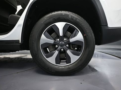 Used 2022 Jeep Grand Cherokee Limited 4xe image 13