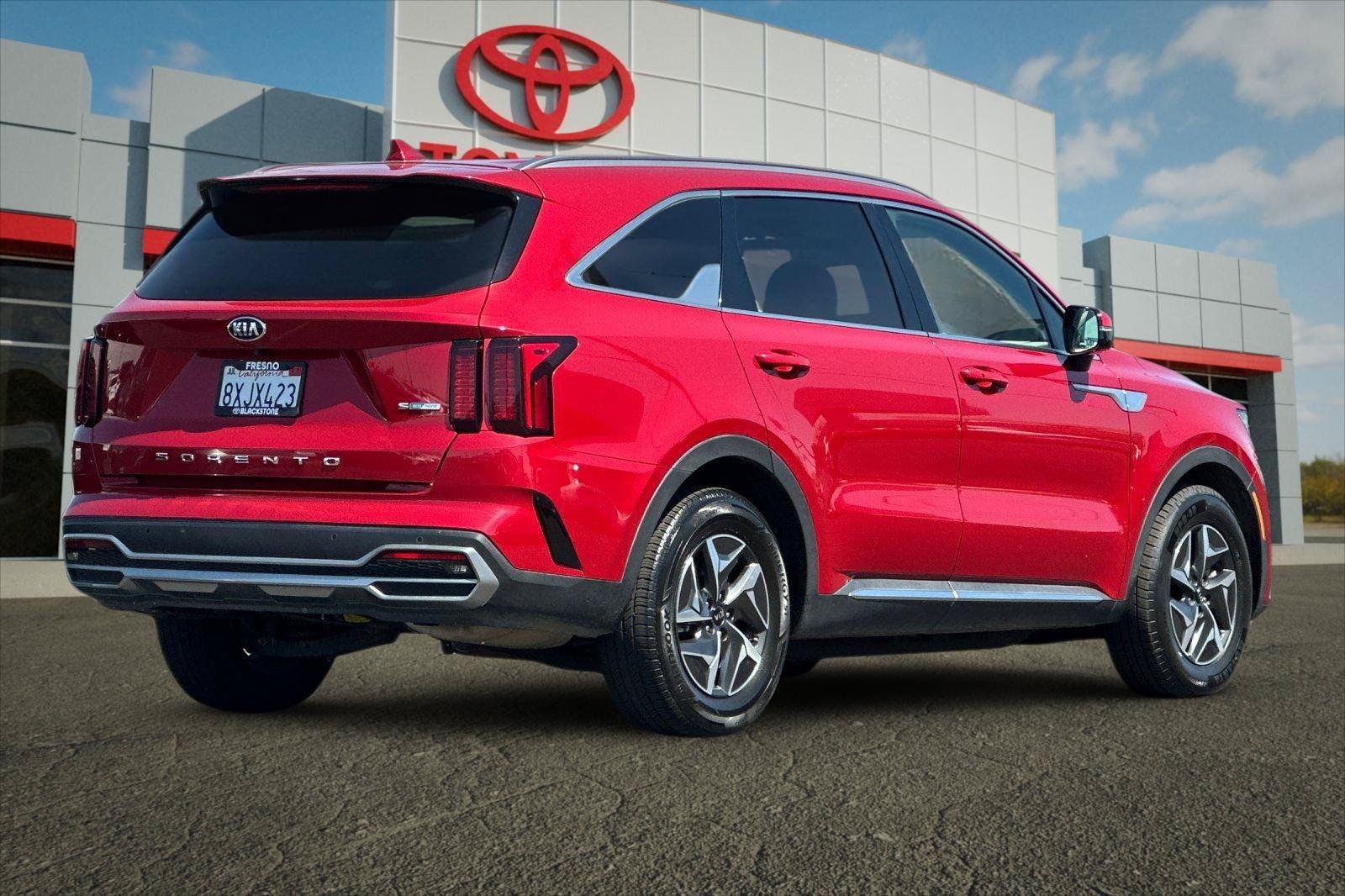 Used 2021 Kia Sorento S FWD image 3