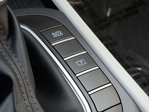 Certified 2025 Hyundai Kona SEL AWD/4WD image 28