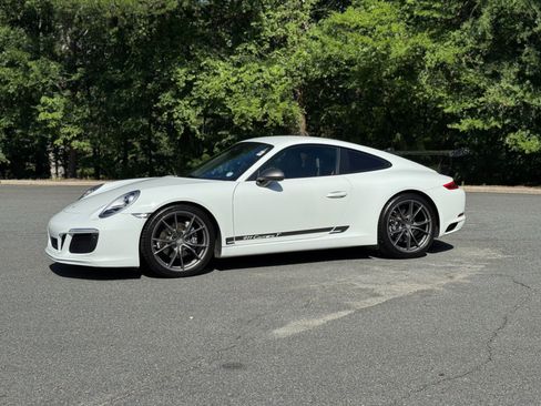 Used 2019 Porsche 911 Carrera image 5