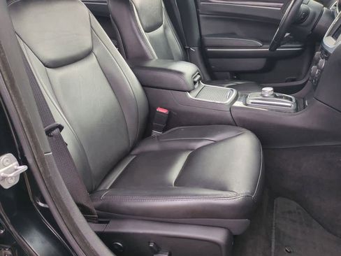 Used 2018 Chrysler 300 Touring L image 20