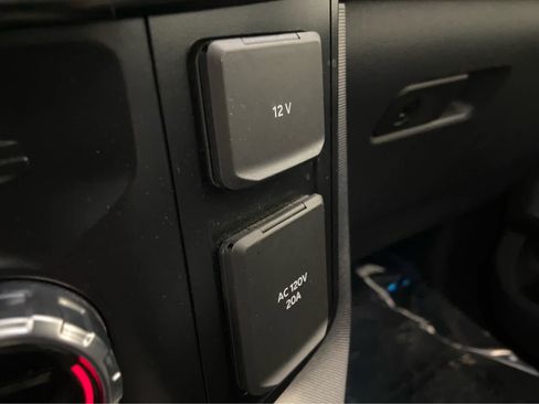 Used 2022 Ford F150 Platinum image 44