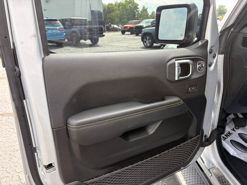 Used 2024 Jeep Wrangler Unlimited Sahara w/ Technology Group AWD/4WD image 13