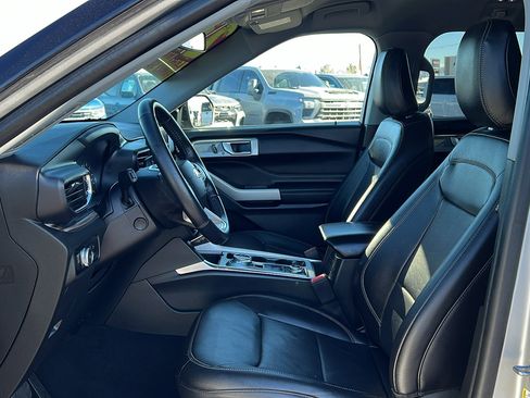 Used 2023 Ford Explorer Limited w/ Equipment Group 301A image 28