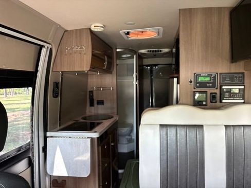 Used 2017 RAM ProMaster 3500 w/ Premium Appearance Group FWD image 44