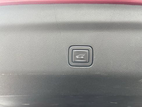 Certified 2023 Chevrolet Tahoe Premier w/ Advanced Technology Package image 36