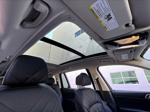 Used 2024 BMW X7 xDrive40i image 25