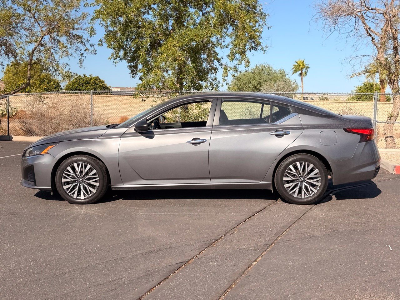 Certified 2024 Nissan Altima 2.5 SV FWD image 3