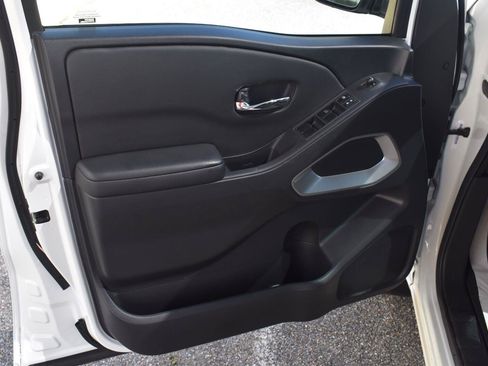 Certified 2025 Nissan Frontier SV w/ SV Convenience Package RWD image 25