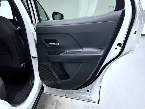 Used 2025 Nissan Kicks SV image 17