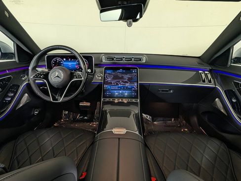 Used 2025 Mercedes-Benz S 580 4MATIC Sedan image 20