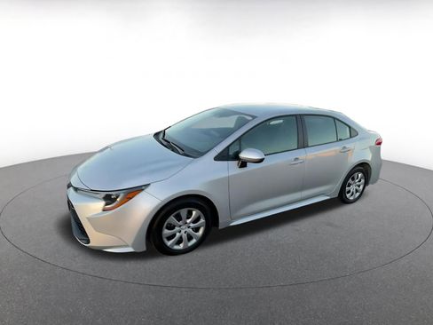 Used 2025 Toyota Corolla LE image 8