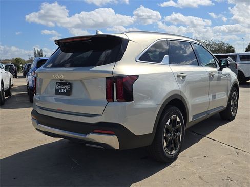 New 2026 Kia Sorento S image 8
