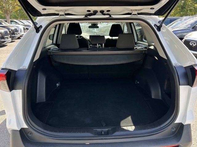 Used 2022 Toyota RAV4 XLE AWD/4WD image 13
