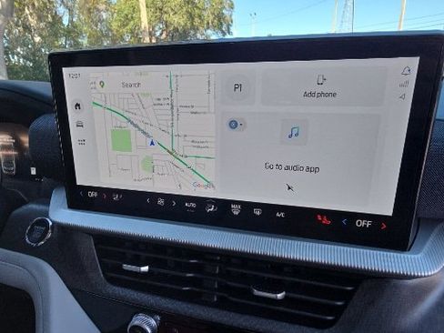 Certified 2025 Ford Explorer Platinum w/ Ultimate Package image 4