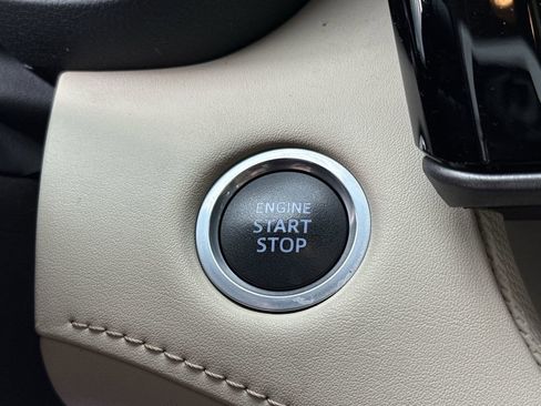 Used 2020 Toyota Highlander Limited AWD/4WD image 21