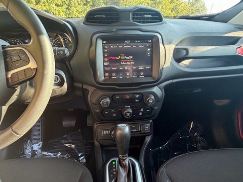 Used 2023 Jeep Renegade Trailhawk AWD/4WD image 36