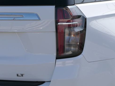 Used 2024 Chevrolet Suburban LT image 5